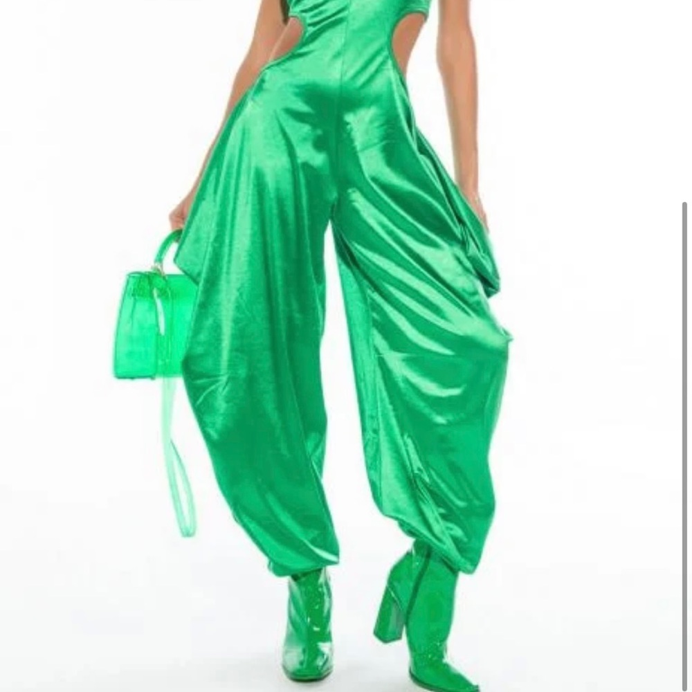 Brand new,Green balloon pocket jumpsuit. Thick material slight stretch